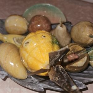 ITALIAN ALABASTER/MARBLE STONE FRIUT (10 PIECES) WITH DISPLAY LEAF